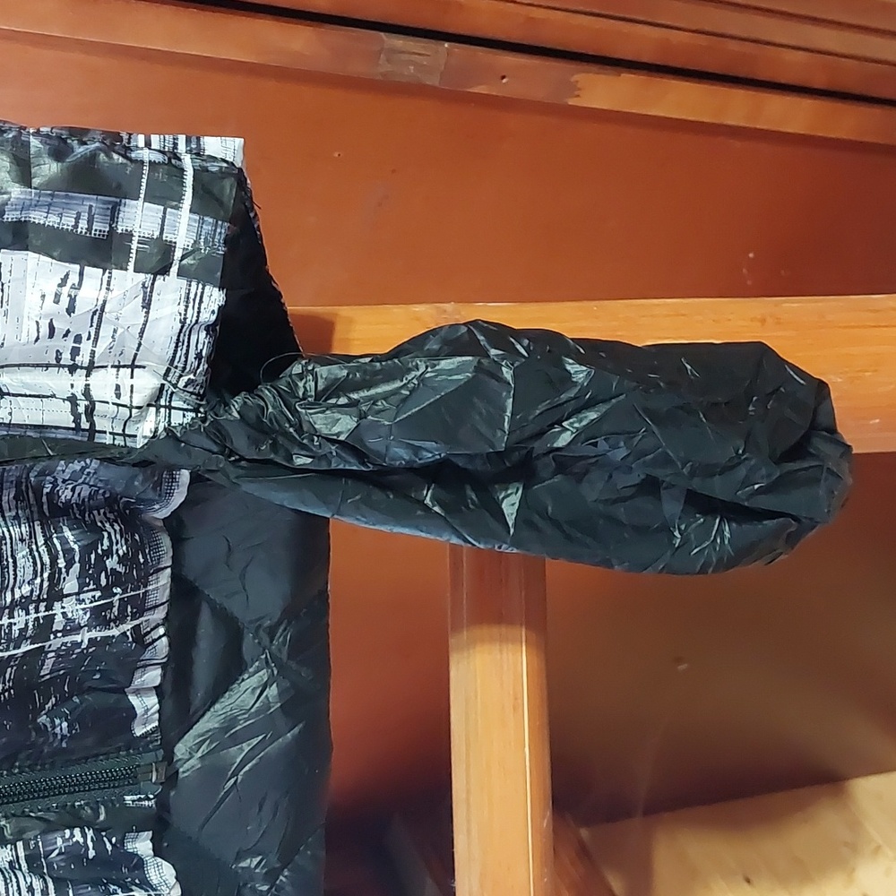 Reversible packable Vest - Picture 2 of 5